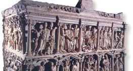 Библийн үзэгдлүүдийг дүрсэлсэн эртний Христийн шашны чулуун авс