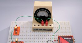 Цуваа холбосон чийдэнгүүд