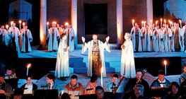 Моцартын алдарт "Шидэт лимбэ" дуурийн хэсэг