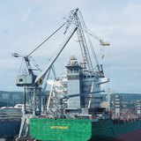 Кран бүхий боомт