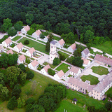 A majki kastély és kolostor