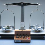 Хоёр тавагтай жинлүүр