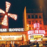 Неон гэрэл шөнө харагдаж буй нь