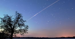 Олон улсын Сансрын Станц болон Эндевор сансрын хөлгийн тэнгэрийн зам