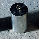 Зэс, хөнгөн цагаан, мод бүгд өөр өөр нягттай байдаг