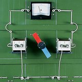 Ороомгийн өмнө соронзыг эргүүлэх замаар хувьсах гүйдэл үүсгэх, уг гүйдлийг амперметрээр хэмжих