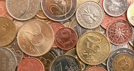 Орчин үеийн зоосууд нь хайлшаар хийгдсэн байдаг