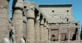 Луксор сүм (Египт, МЭӨ 1400 орчим)