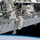 Сансрын нисэгчид ажил дээрээ