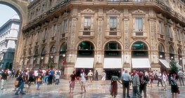 Indoor pedestrian street in the centre of Milano