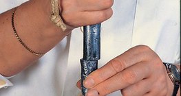 Хар тугалгыг наах