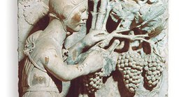 Усан үзмийн ургац хураалт, товгор дүрс (12-р зуун)