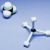 Метаны молекулын бөмбөлөг болон иштэй бөмбөлөг загвар