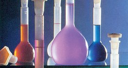 Лабораторийн шилэн савнууд