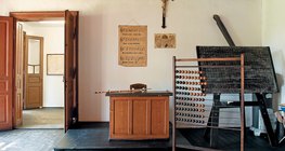 Опустасер дэхь дээр үеийн сургууль, Унгар