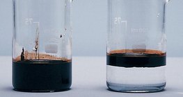 Газрын тос усан дээр хөвж байгаа нь