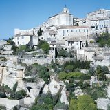 Францын өмнөд хэсэгт орших дундад зууны хот