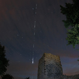Дисковери сансрын хөлөг ба Олон улсын сансрын станцын зам шөнийн тэнгэрт