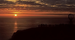 Хойд туйлын бүсийн шөнө дундын нар