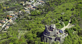 Унгарын уламжлалт суурин болох Холлокө