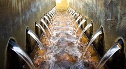 Хаягдал ус хаашаа урсдаг вэ?